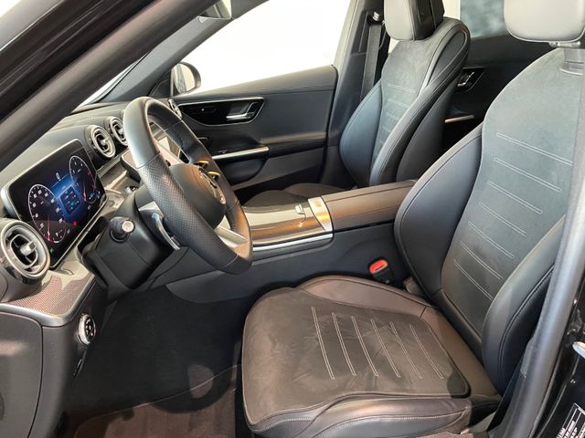 Fahrzeugabbildung Mercedes-Benz C 300 d T/AMG/Digital Light/AHK/Pano/19"