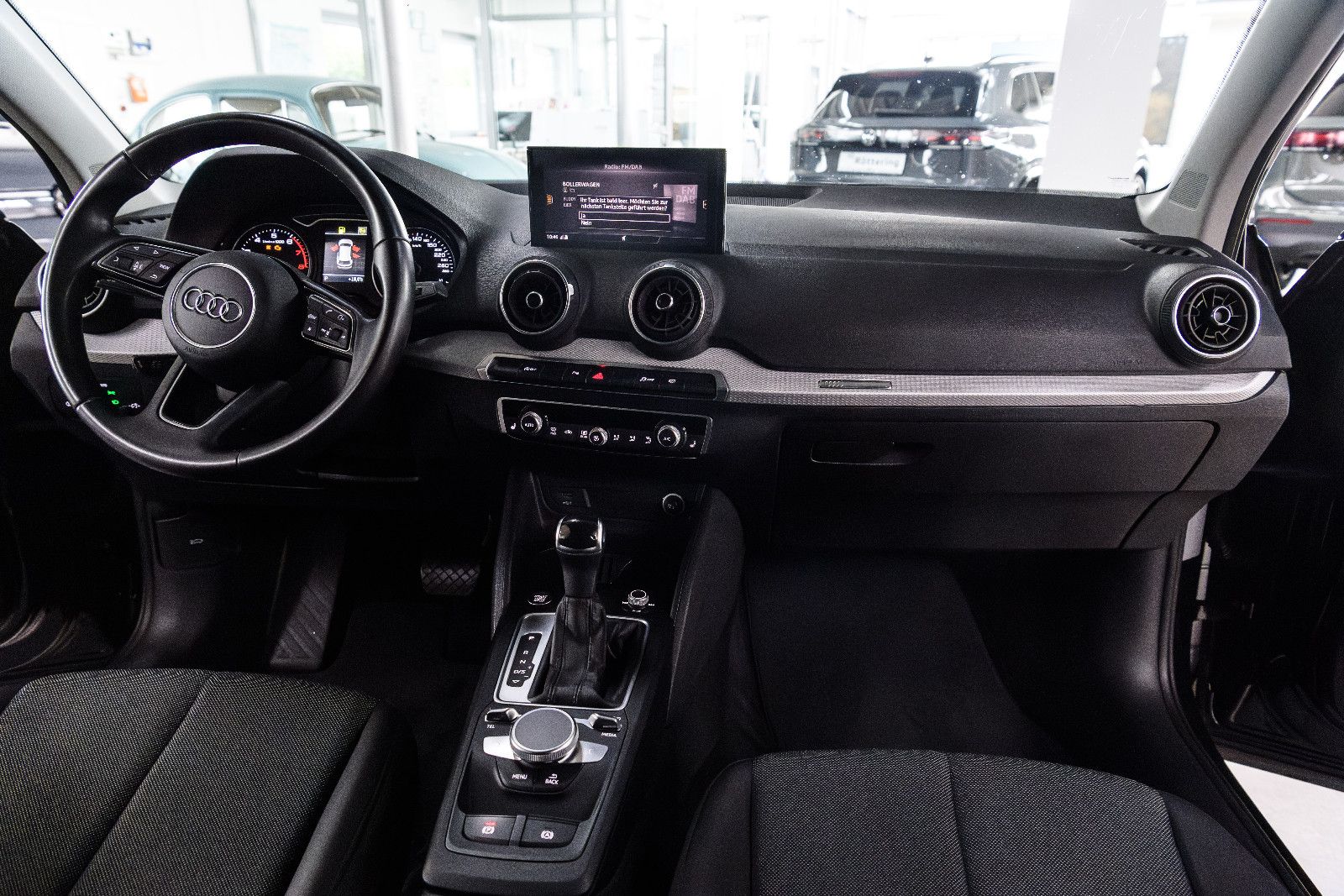 Fahrzeugabbildung Audi Q2 35 TFSI S tronic LED/SZH/NAVI