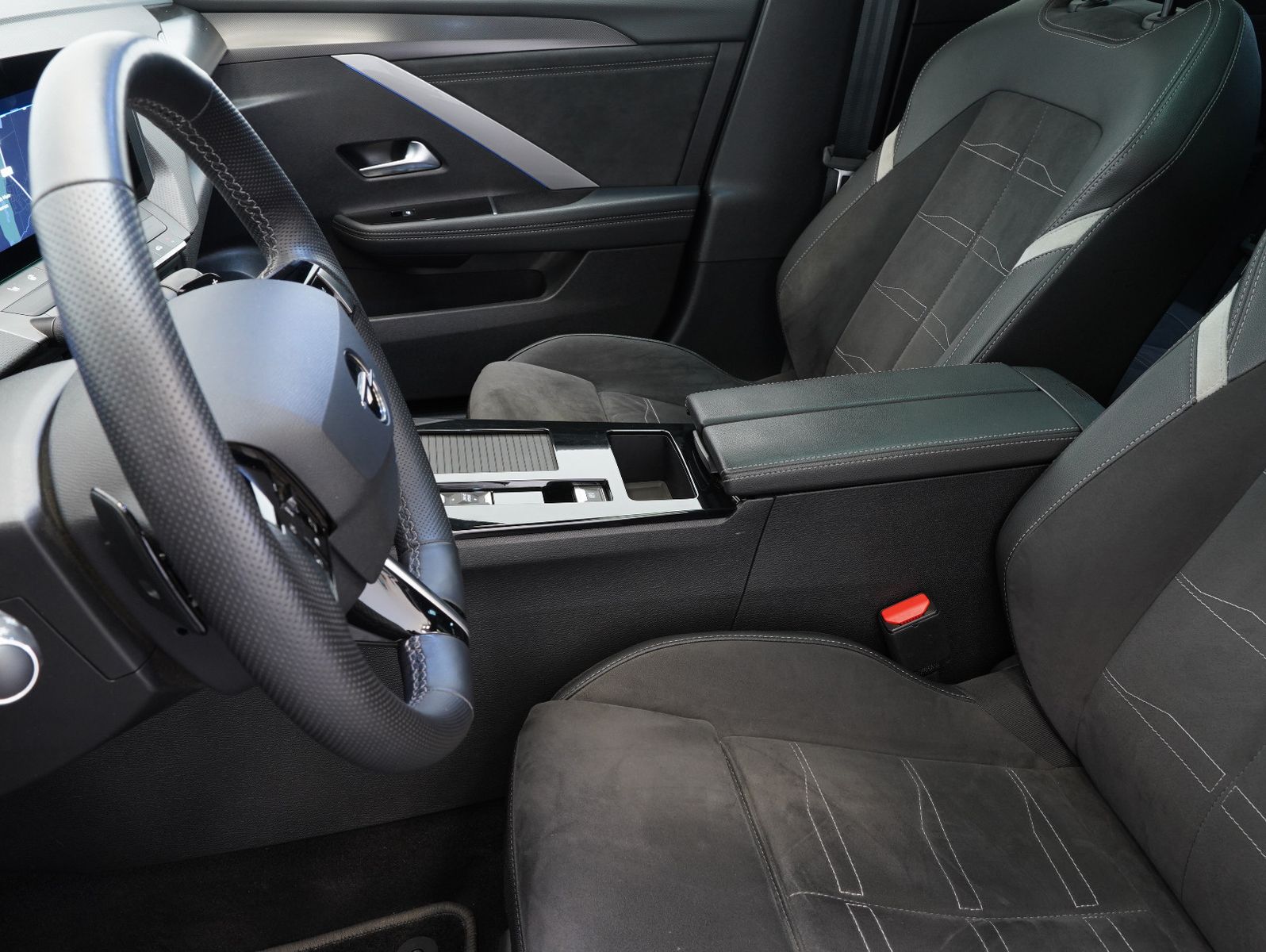 Fahrzeugabbildung Opel Astra L 1.5 Diesel Sports Tourer GS Line PANO
