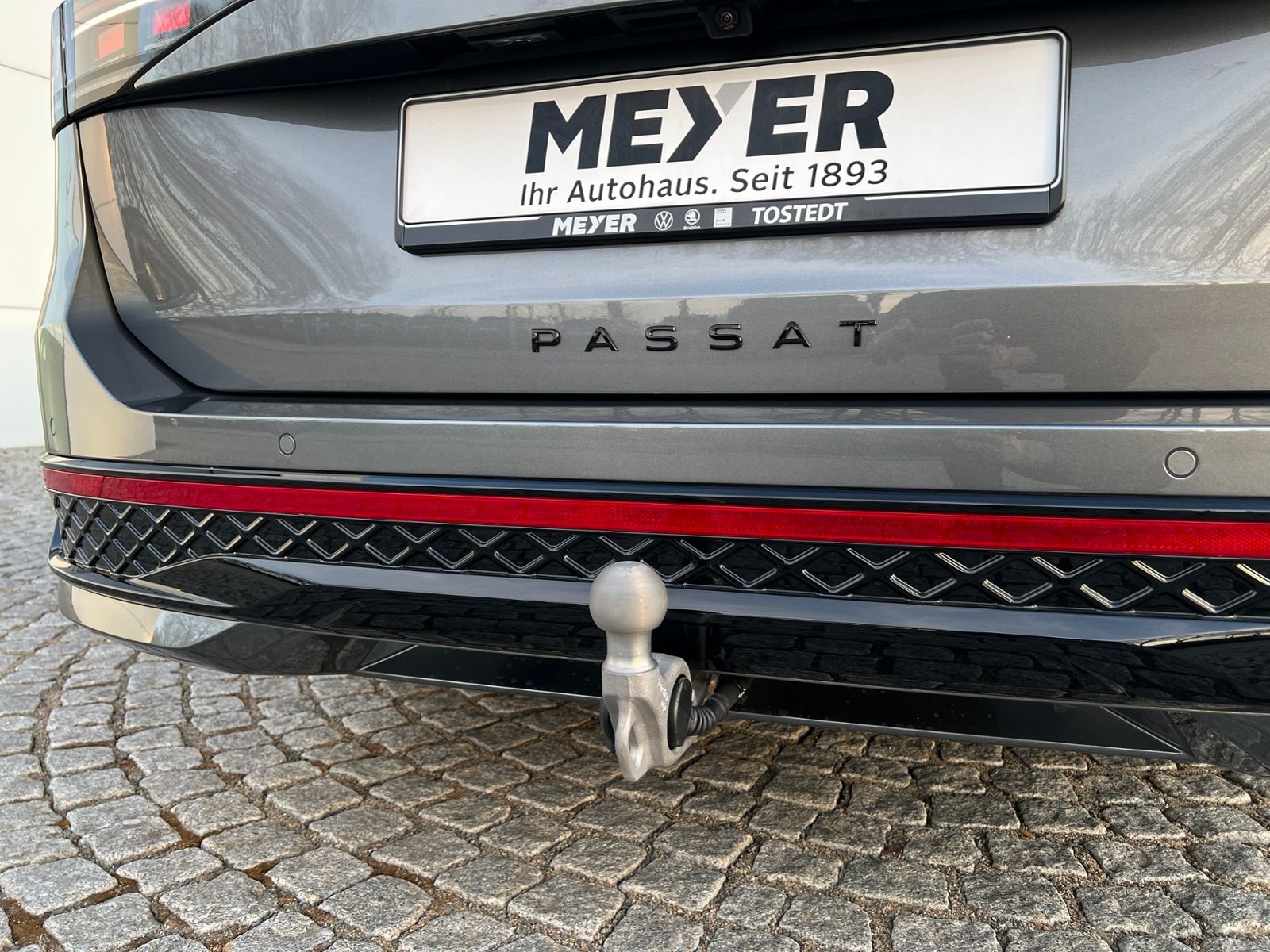 Fahrzeugabbildung Volkswagen Passat Variant R-Line 2.0 TDI DSG 4MOTION *AHK,