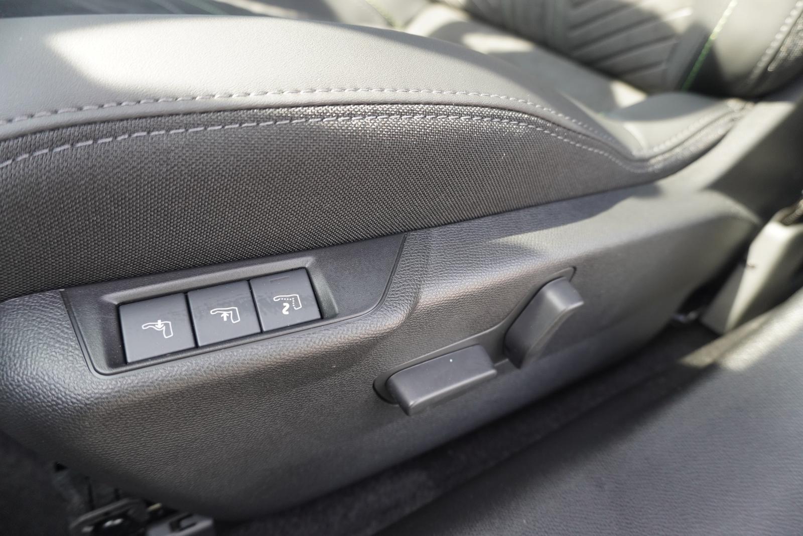 Peugeot 2008 GT 1.2 Hybrid 145 Aut. LED ACC Navi 360°