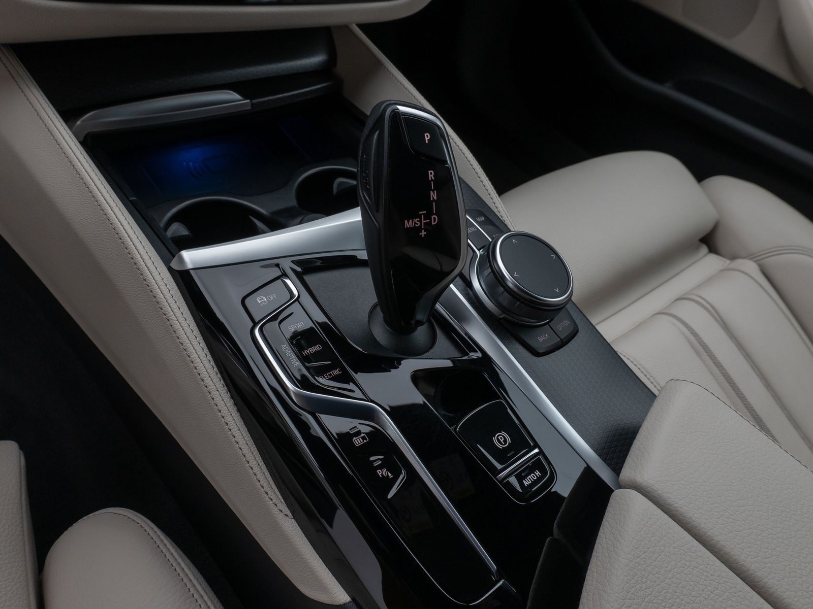 Fahrzeugabbildung BMW 530e xD M Sport Massage Laser HUD DAB Individual