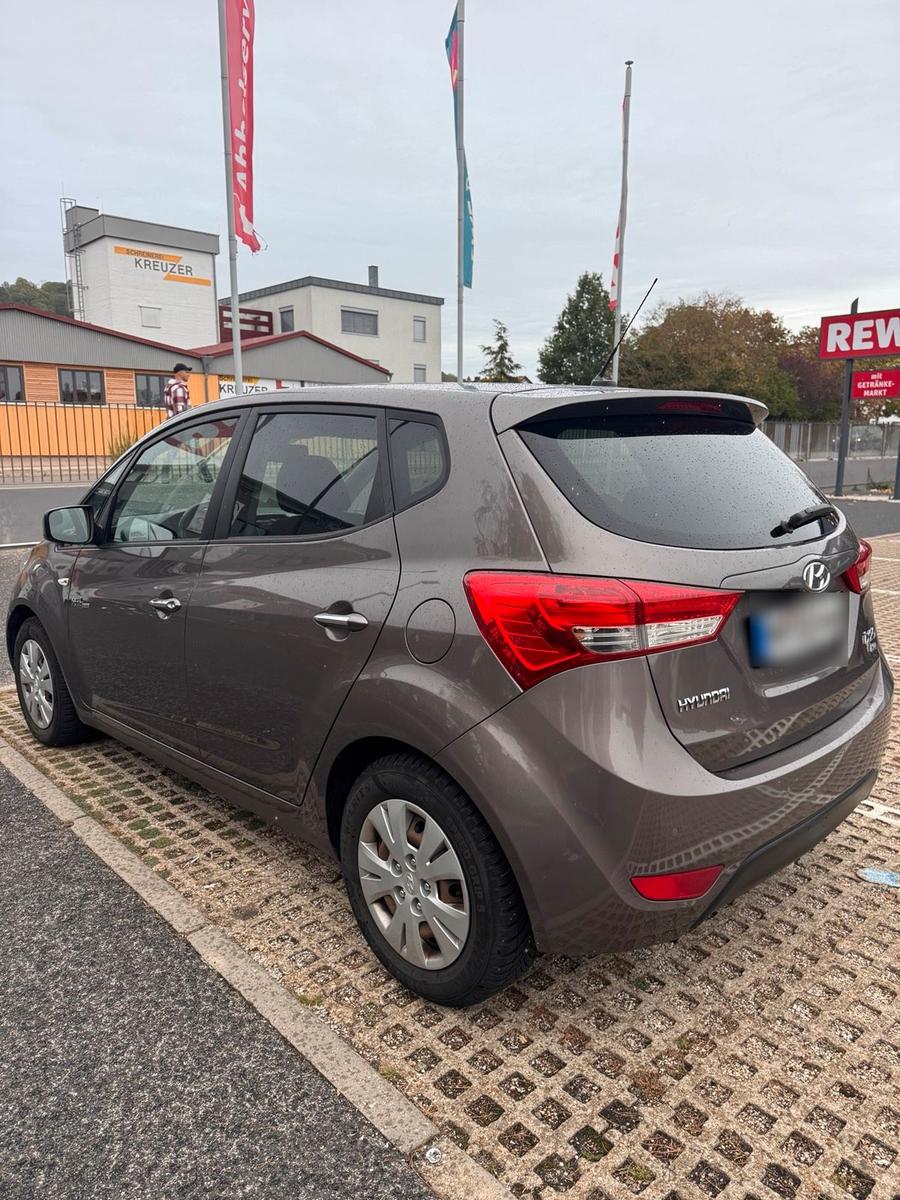Hyundai ix20 2011 — photo 6
