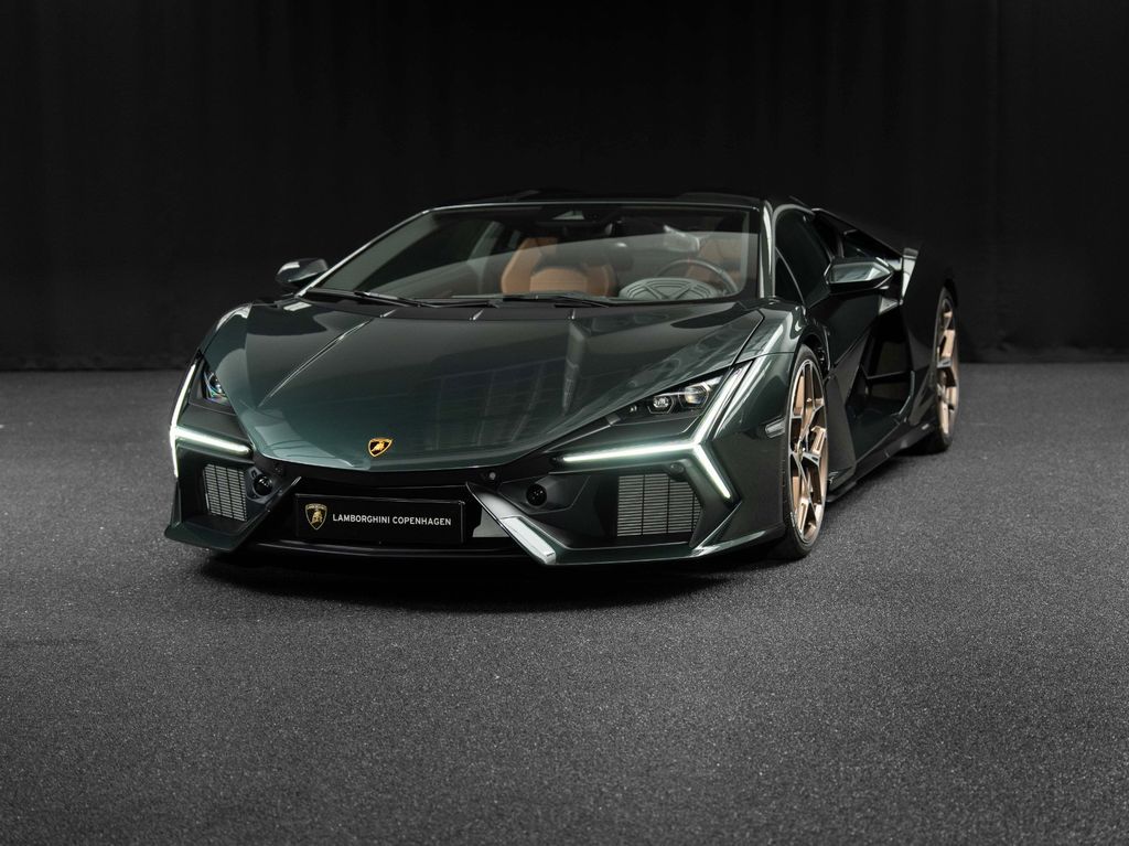 Image of Lamborghini Revuelto
