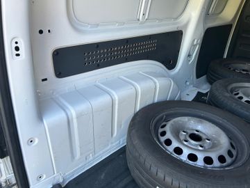 Volkswagen Caddy - 9