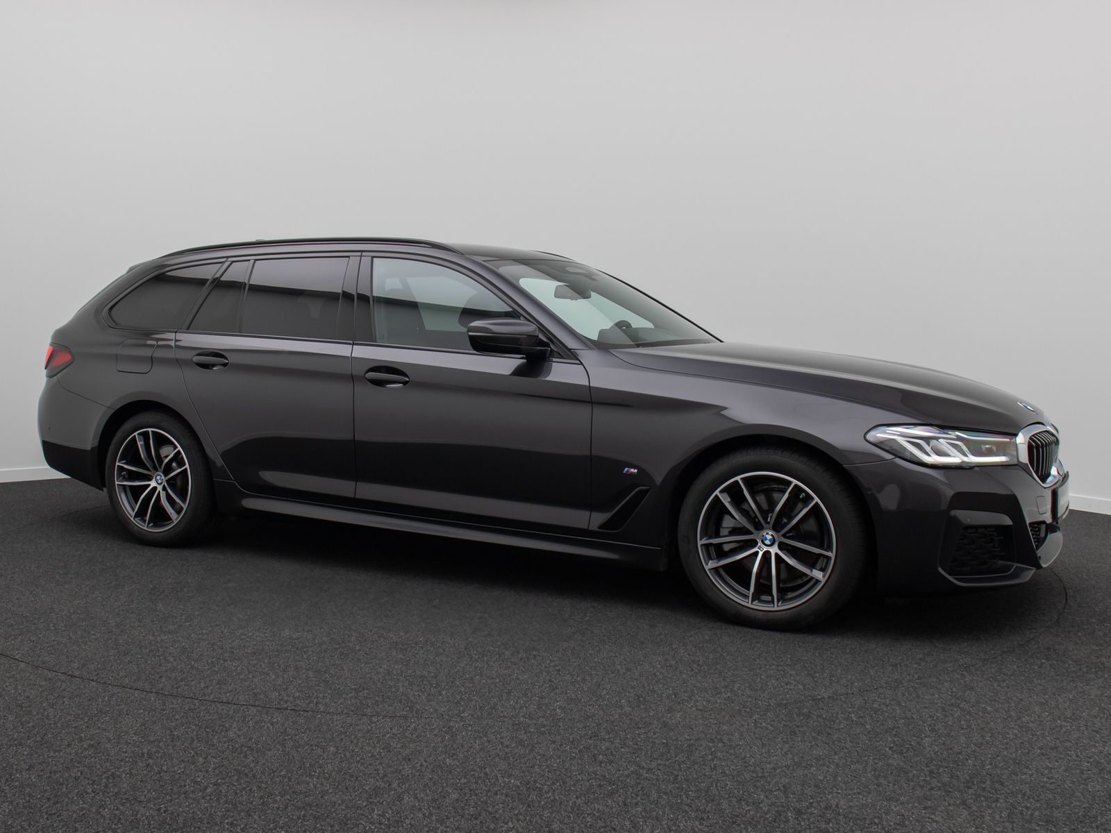 Fahrzeugabbildung BMW 520d M Sport Laser AHK HUD DAB Kamera Komfort