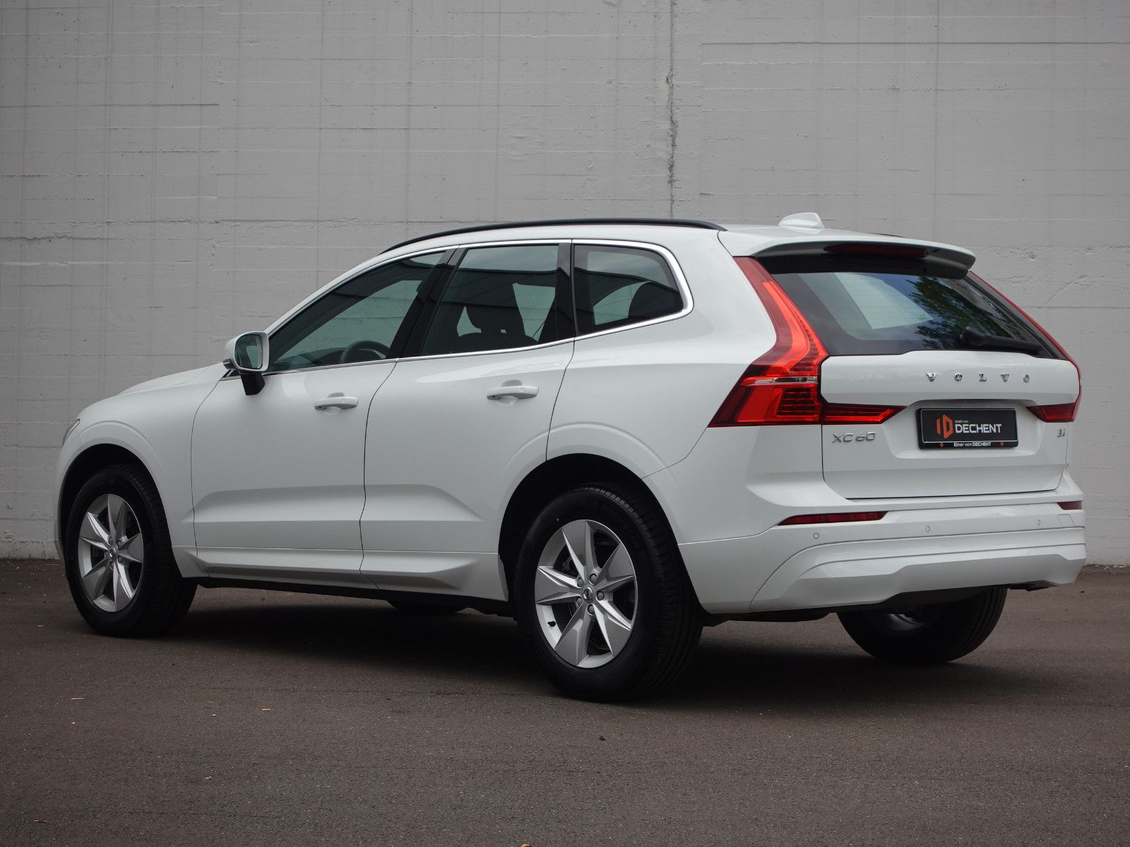 Fahrzeugabbildung Volvo XC60 Momentum Pro 2WD AUTOMATIK,Sitzhz,18"Alu,PP