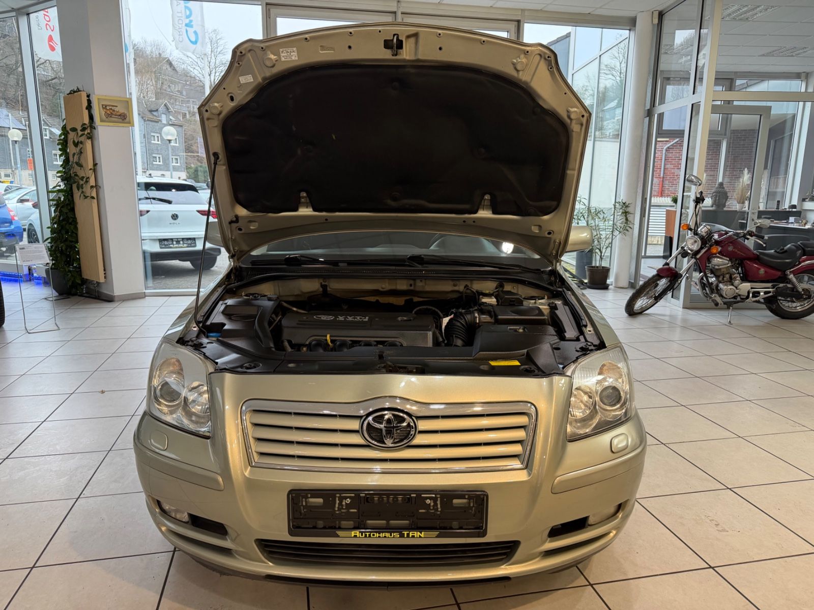 Fahrzeugabbildung Toyota Avensis 1.8 Executive Liftback