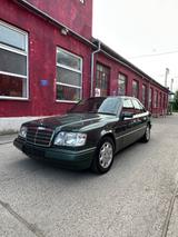 Mercedes-Benz E 220  - Mercedes-Benz 220 aus 1994