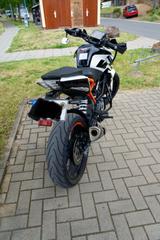 KTM Duke 125 - KTM 125