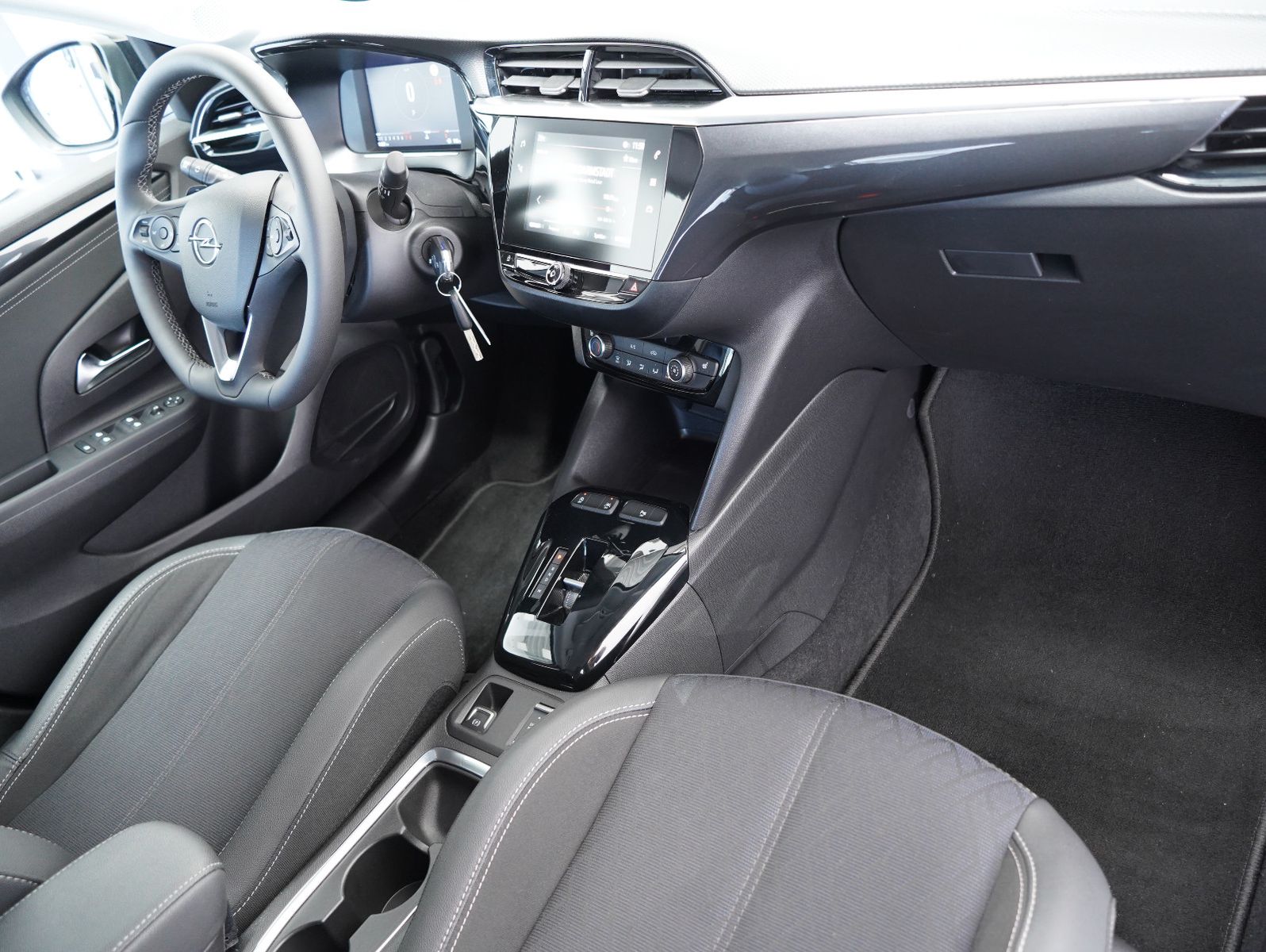 Fahrzeugabbildung Opel Corsa F 1.2 Turbo Elegance DAB/LED/PDC/SHZ