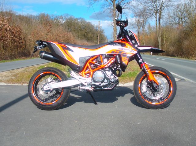 KTM 690 SMC  R