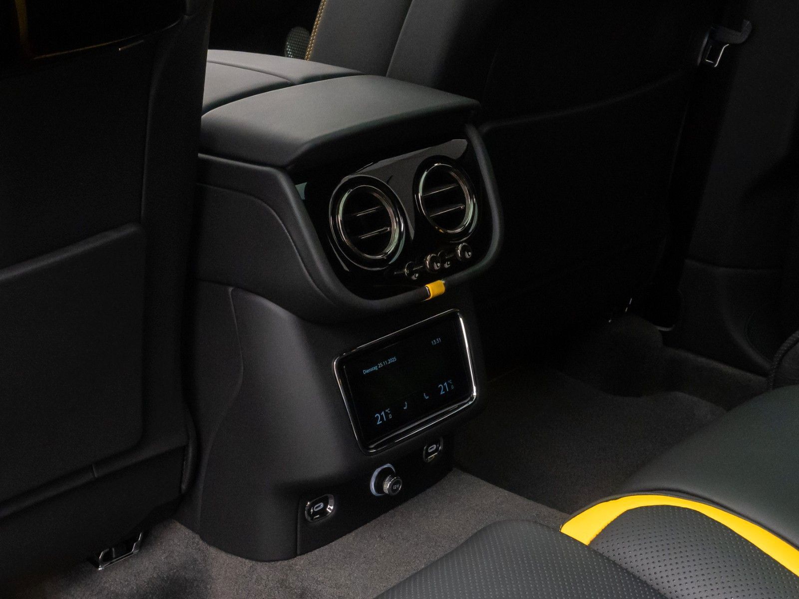 Fahrzeugabbildung Bentley Bentayga 4.0 V8 Speed Individual Carbon MegaVoll