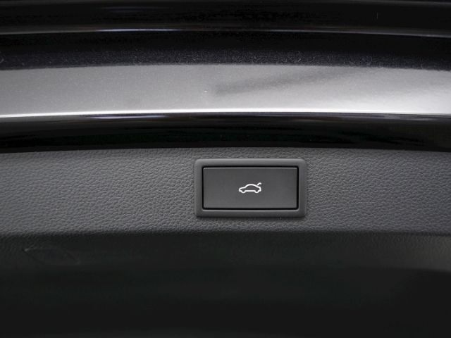 Karoq SPORTLINE TSI DSG 4X4+LED+NAVI+RÜCKFAHRKAM