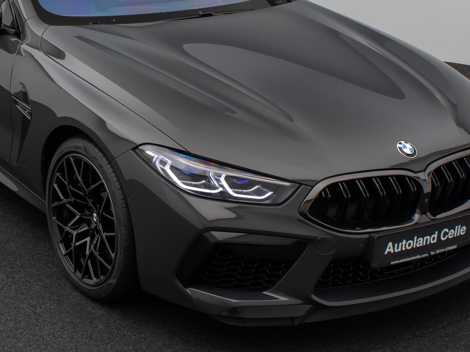 Fahrzeugabbildung BMW M8 Competition xD Gran Coupé 360°Laser HUD B&W