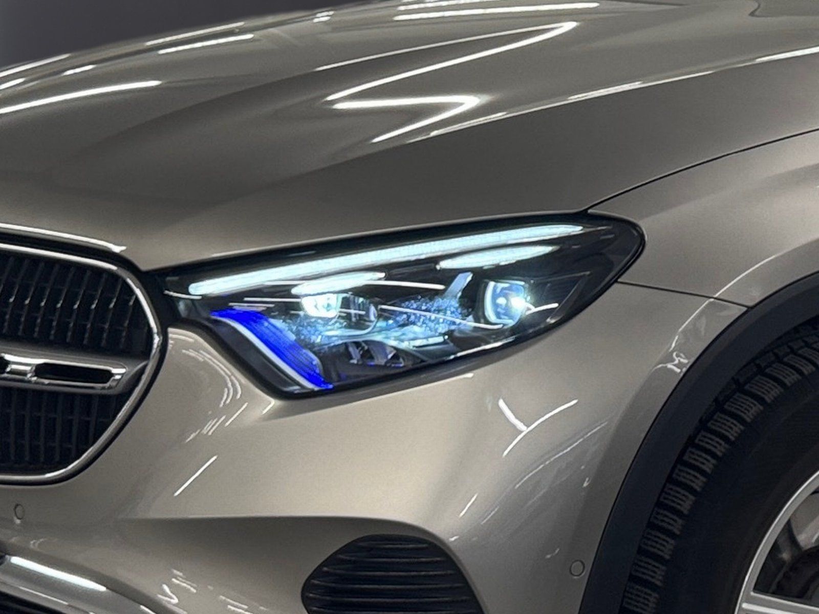 Fahrzeugabbildung Mercedes-Benz GLC 220 d 4M*Avantgarde*Distronic*AHK*DigiLight