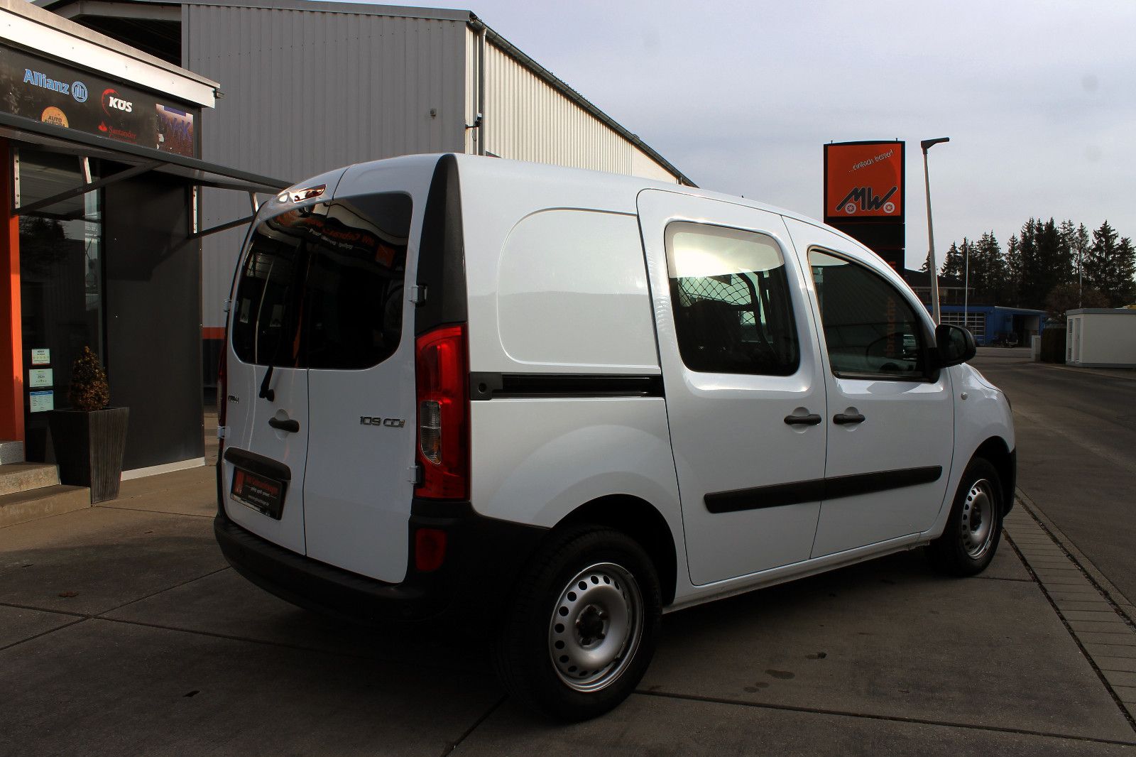 Fahrzeugabbildung Mercedes-Benz Citan Kasten 109CDI Lang TEMP PDC BT KLIMA DAB