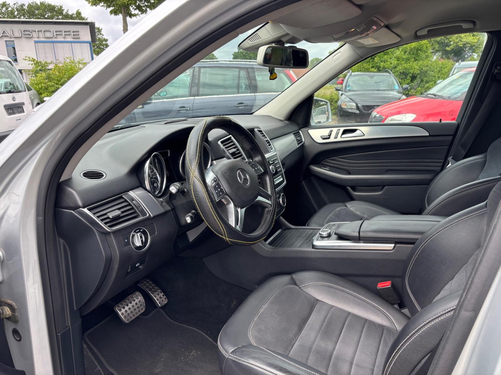 Mercedes-Benz ML 350 CDI BlueTec AMG PAKET/TÜV NEU/AIRMATIC