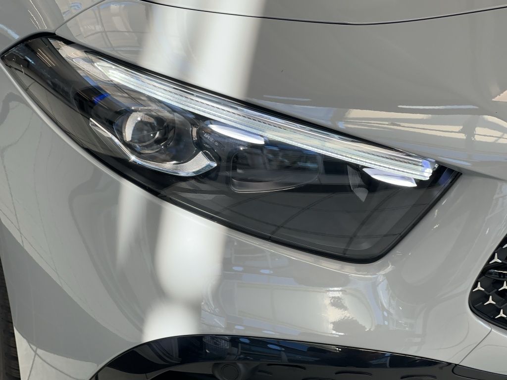Fahrzeugabbildung Mercedes-Benz A 200 d AMG Line AMG*Night*Navi*PDC*ParkAss*RFK