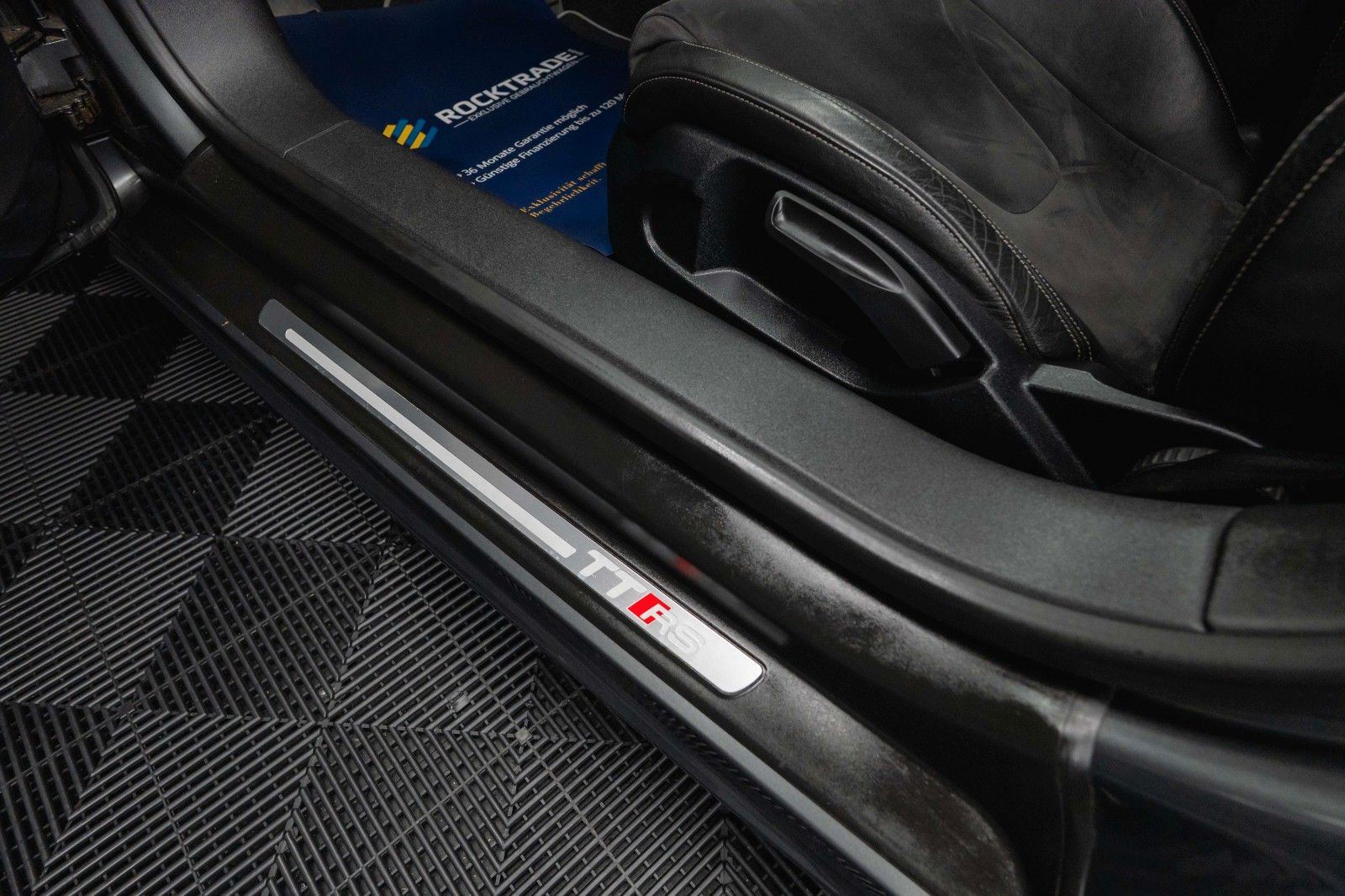 Fahrzeugabbildung Audi 2.5 TFSI TT RS Coupe quattro 6-Gang *Bi-Xenon*