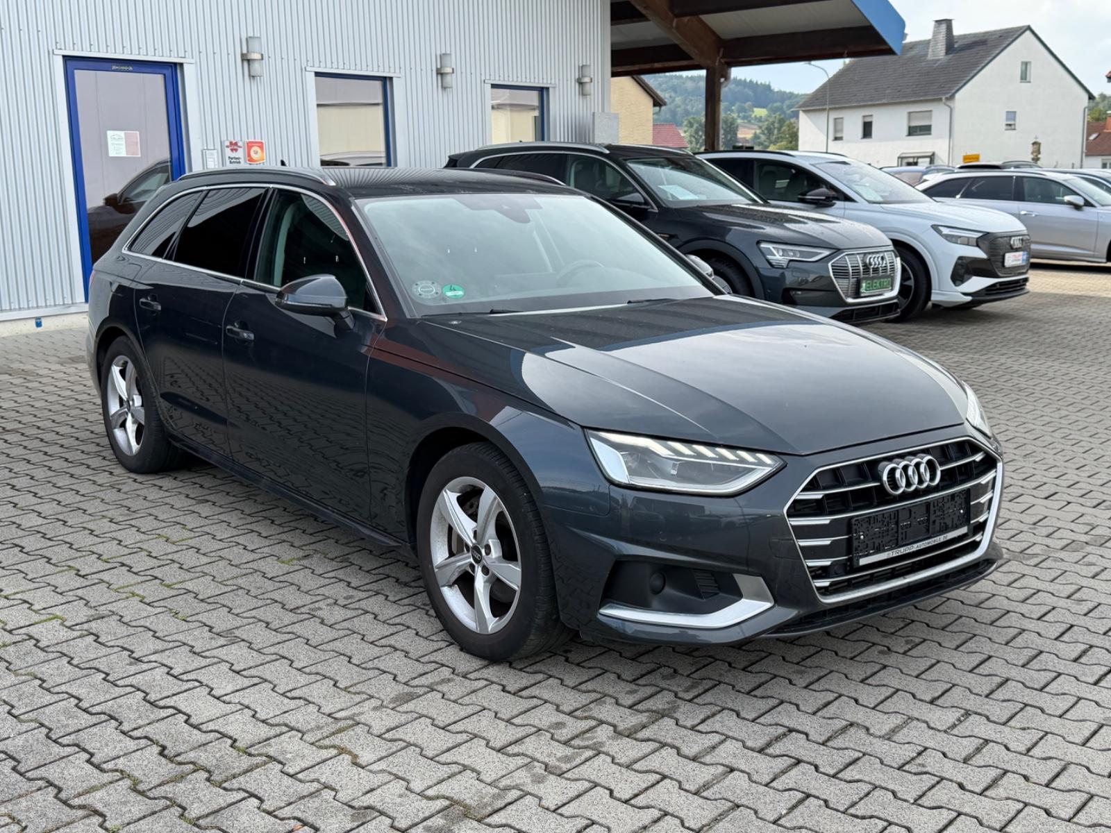 Audi A4 40 TFSI advanced/LED/AHK/VIRTUAL/SHZ/Leder