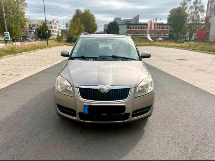 Skoda Fabia 2008 — rear view