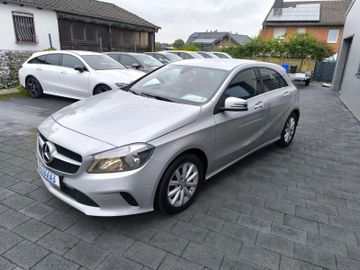 Bild 3 Mercedes-Benz A 180 Style Automatik Navi PDC SHZ