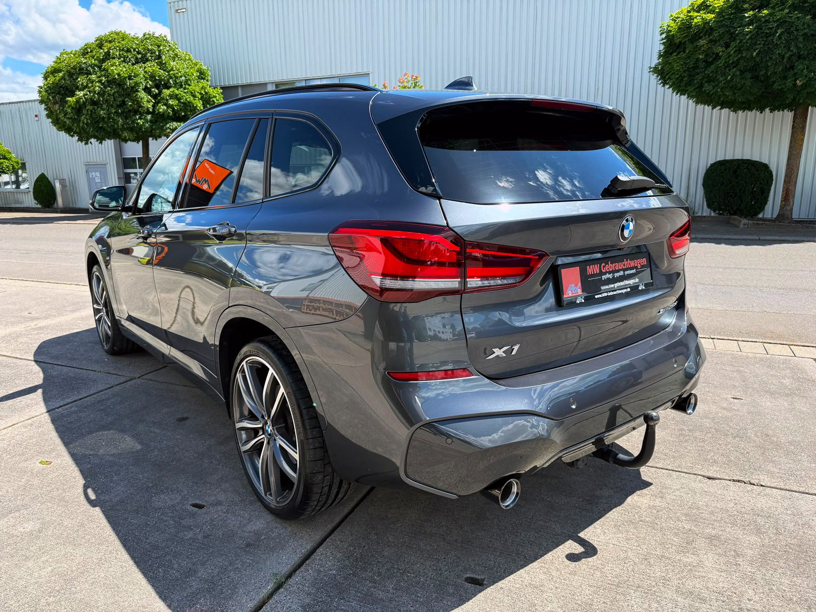 Fahrzeugabbildung BMW X1 xDrive 25d MSport Steptr. ACC KAM AHK HUD H&K