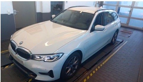 BMW 330e xDrive Sport Line HUD/Laser/AHK/Sport Boost