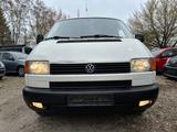 Volkswagen T4 Caravelle 2.5 lang - Volkswagen T4 mit Benzin-Antrieb: 2.5