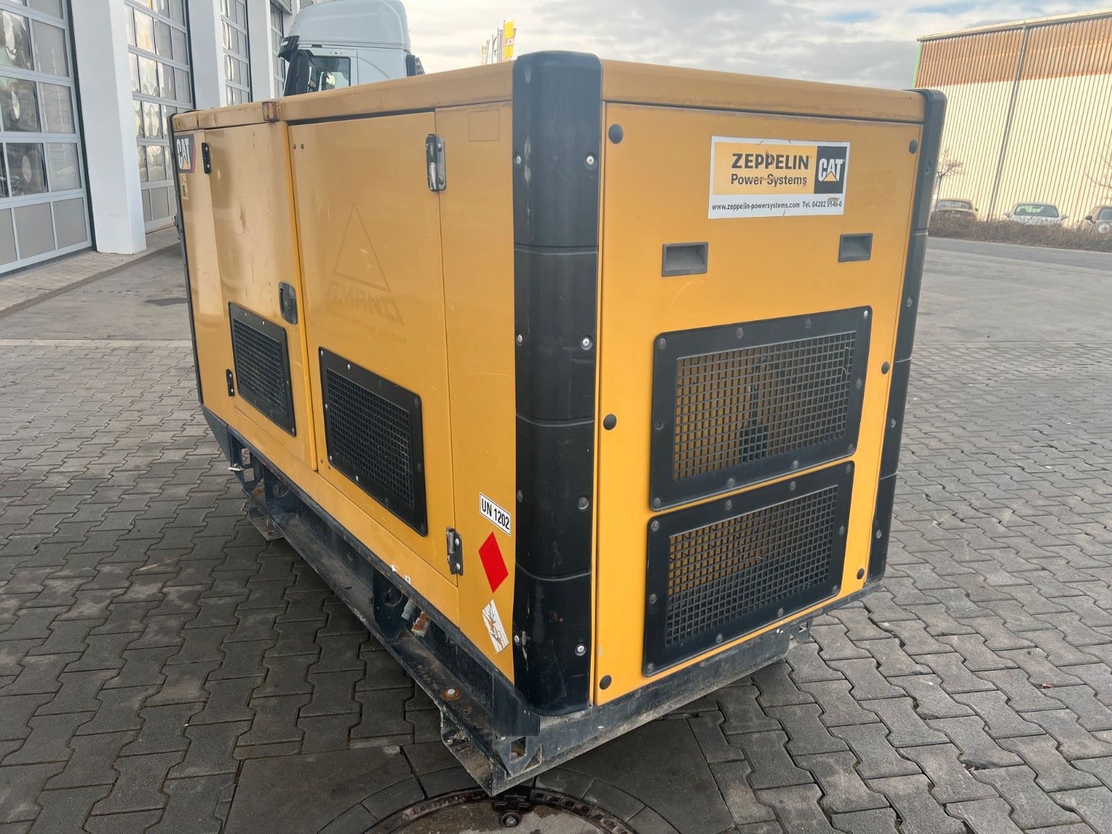 Fahrzeugabbildung CAT DE88E3 / Stromerzeuger / 80KVA / 2015 / 14.180h