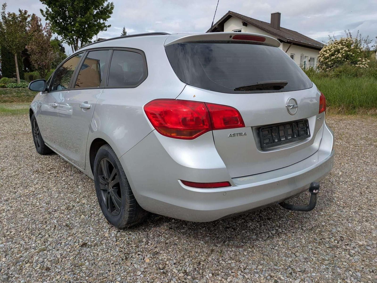 Opel Astra Sports Tourer 1.7 CDTI Edition * 8-fach