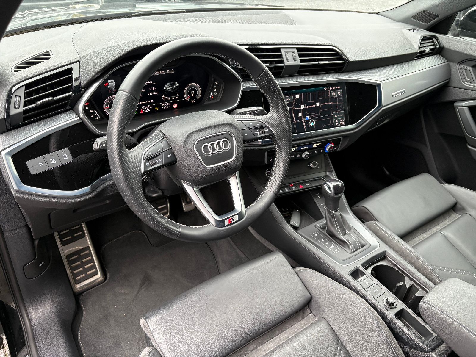 Fahrzeugabbildung Audi Q3 Sportback 35 TDI/S-LINE/BLACK-EDIT/LED/KAMERA