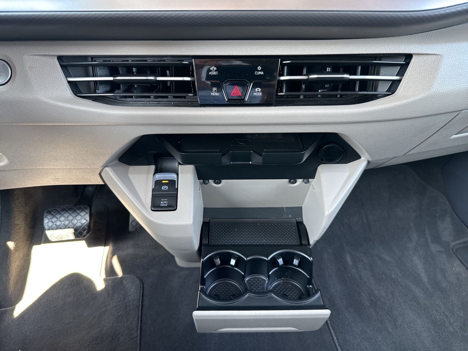 T7 Multivan Style 2.0 TDI lang LÜ, DCC, AHK, Sth