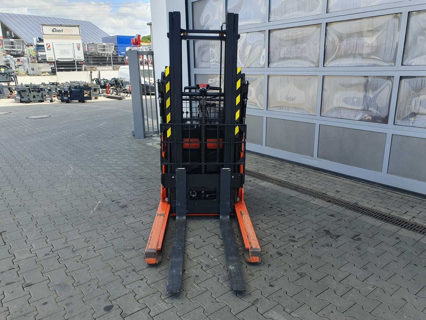 Fahrzeugabbildung Toyota RWE 120 / Schubmaststapler / Duplex:2.9m / 257h!