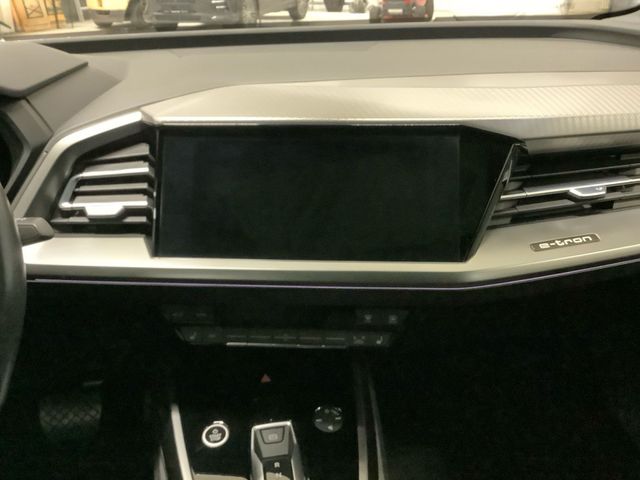 Q4 Sportback e-tron 40,Panoramadach,Assistenzpak