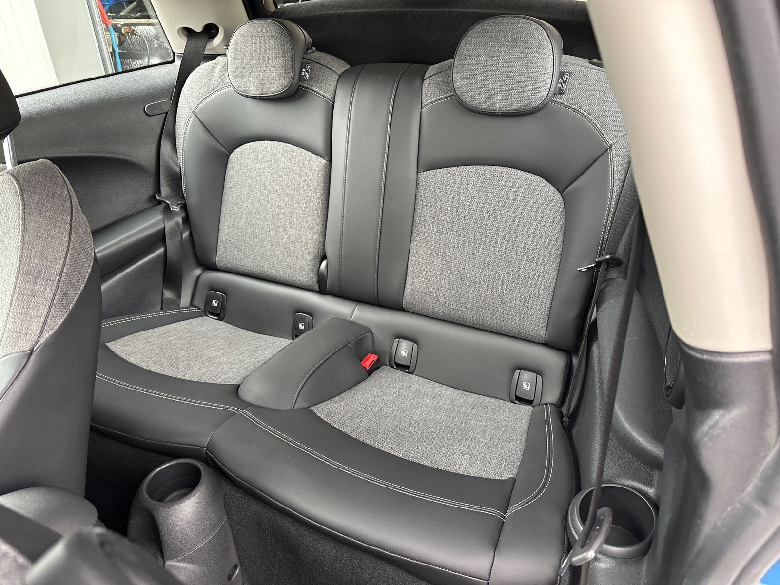 Fahrzeugabbildung MINI Cooper SE Classic Trim NAV+LED+SHZ+KEYLESS