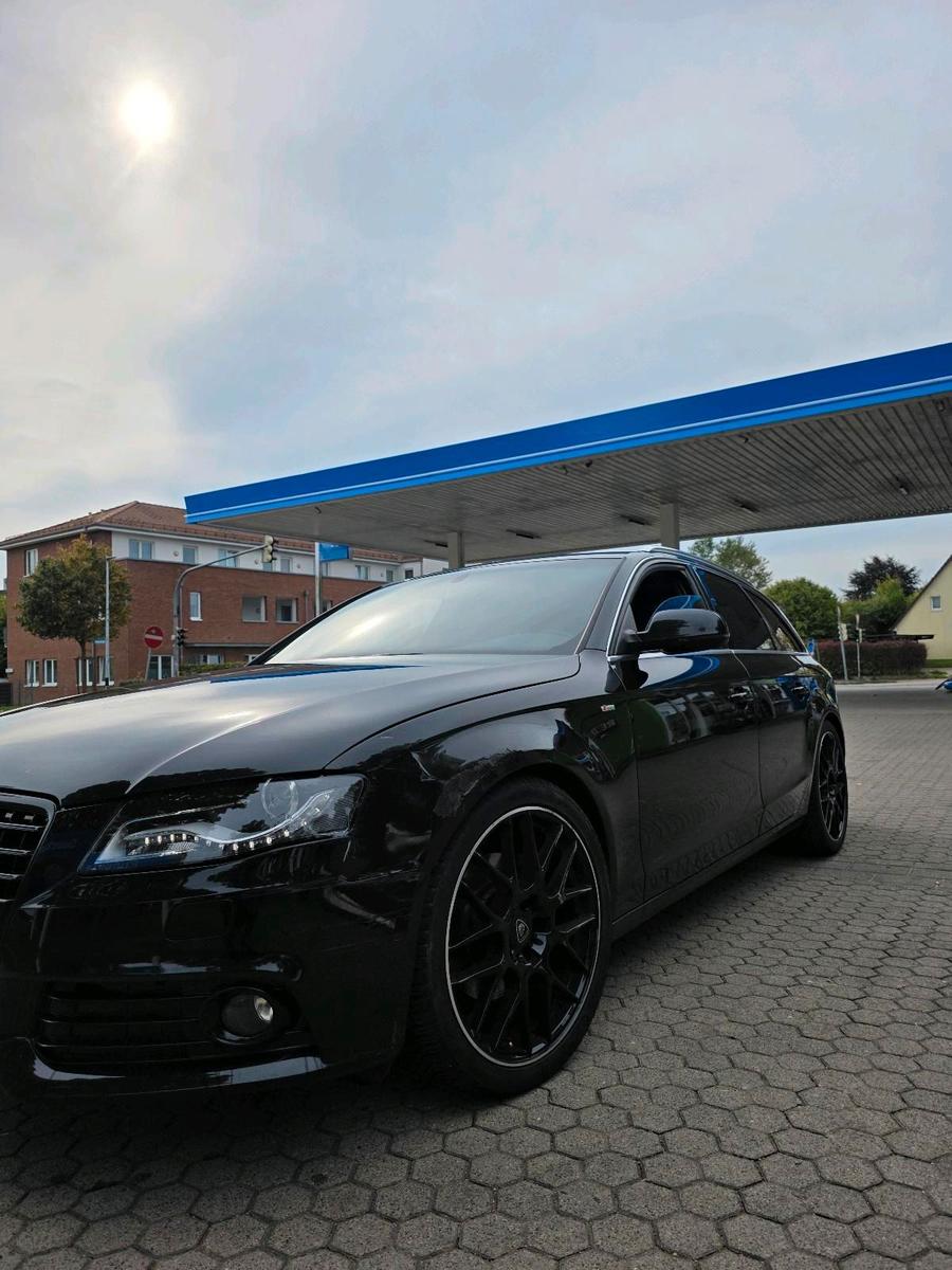Audi A4 2010 — rear view