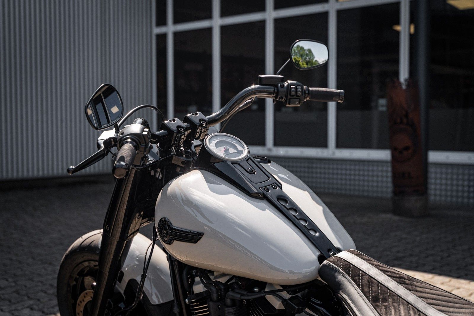 Fahrzeugabbildung Harley-Davidson DARK FAT BOY FLFBS 114 MY24 -JEKILL&HYDE-