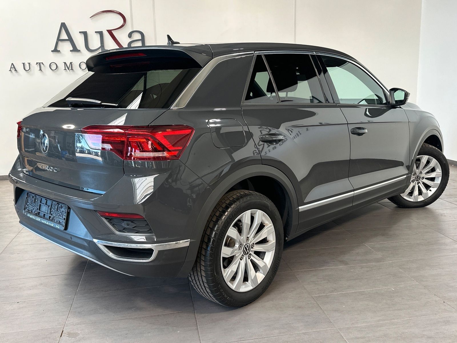 Fahrzeugabbildung Volkswagen T-Roc 2.0 TDI DSG Sport NAV+STHZG+KAM+SHZ+PDC