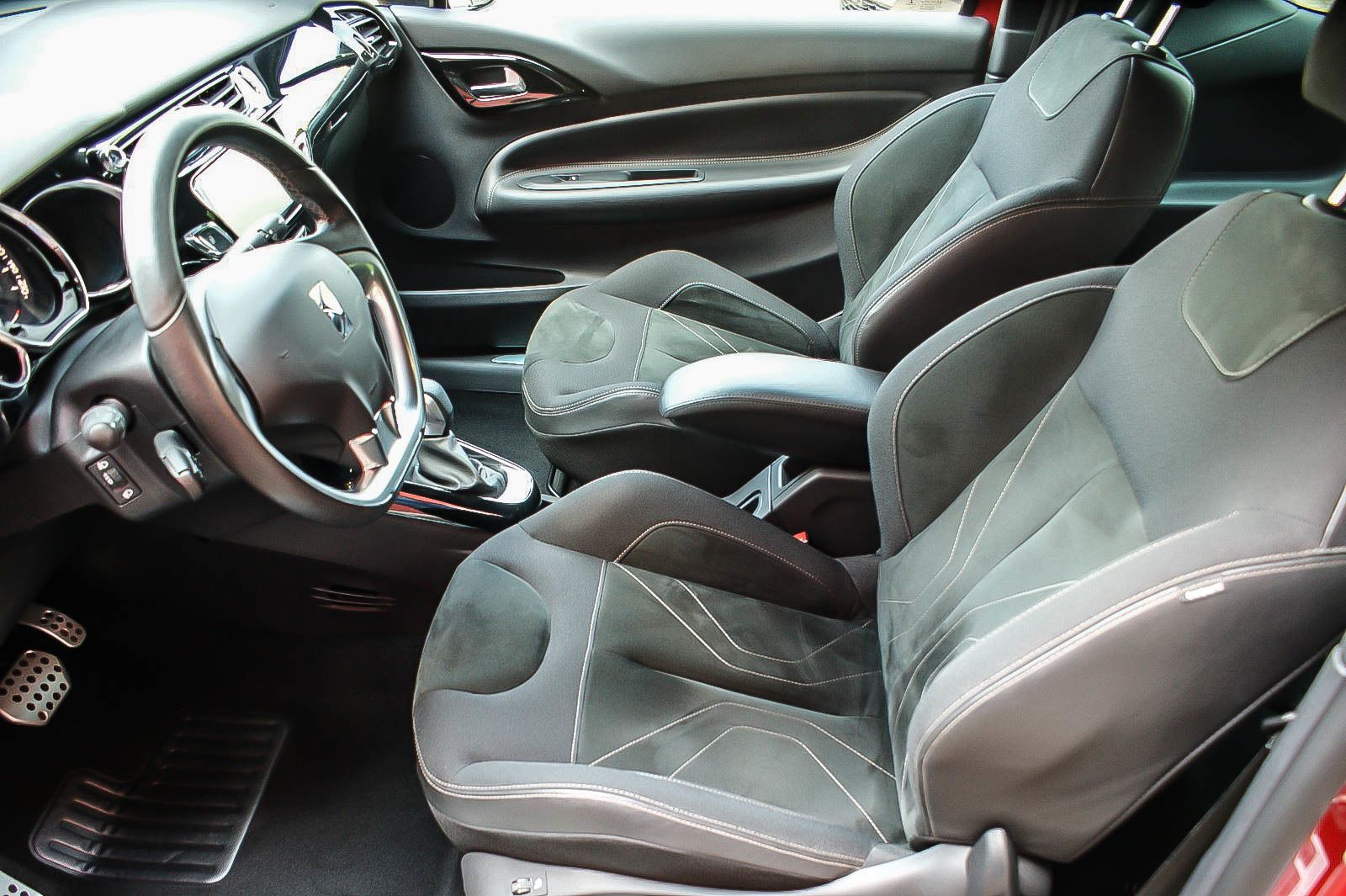 Fahrzeugabbildung Andere DS 3 SportChic Automatik LED VISION STYLE-PAKET