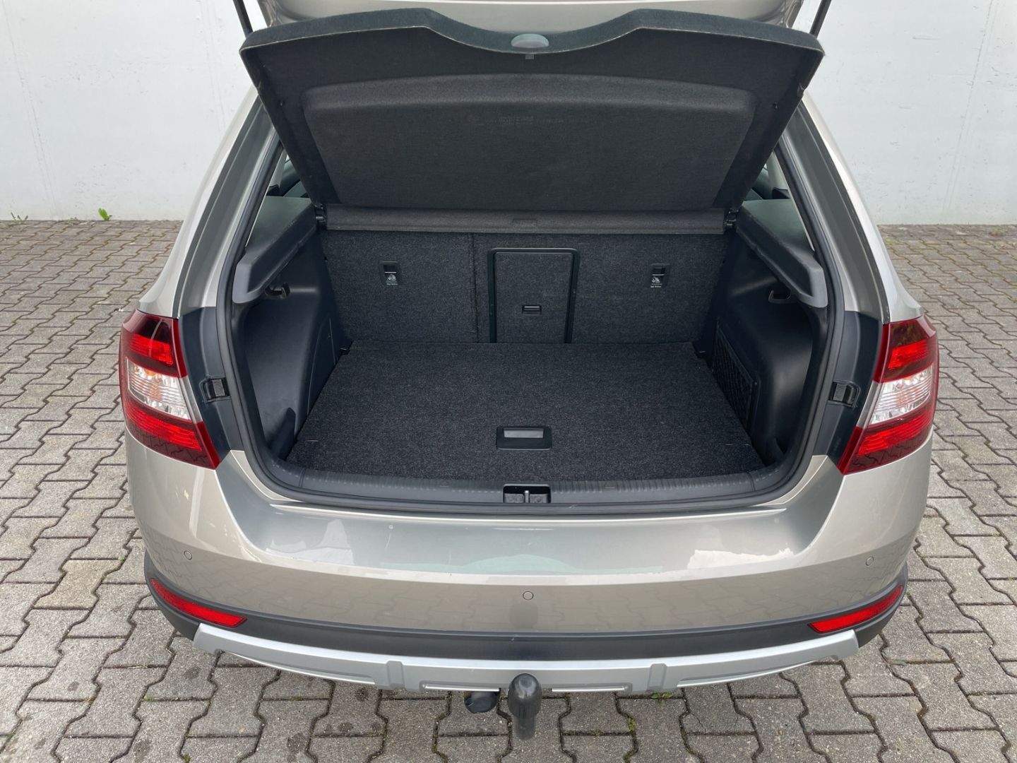 Rapid Spaceback 1.4 TSI DSG Ambition AHK/Pano/Xe