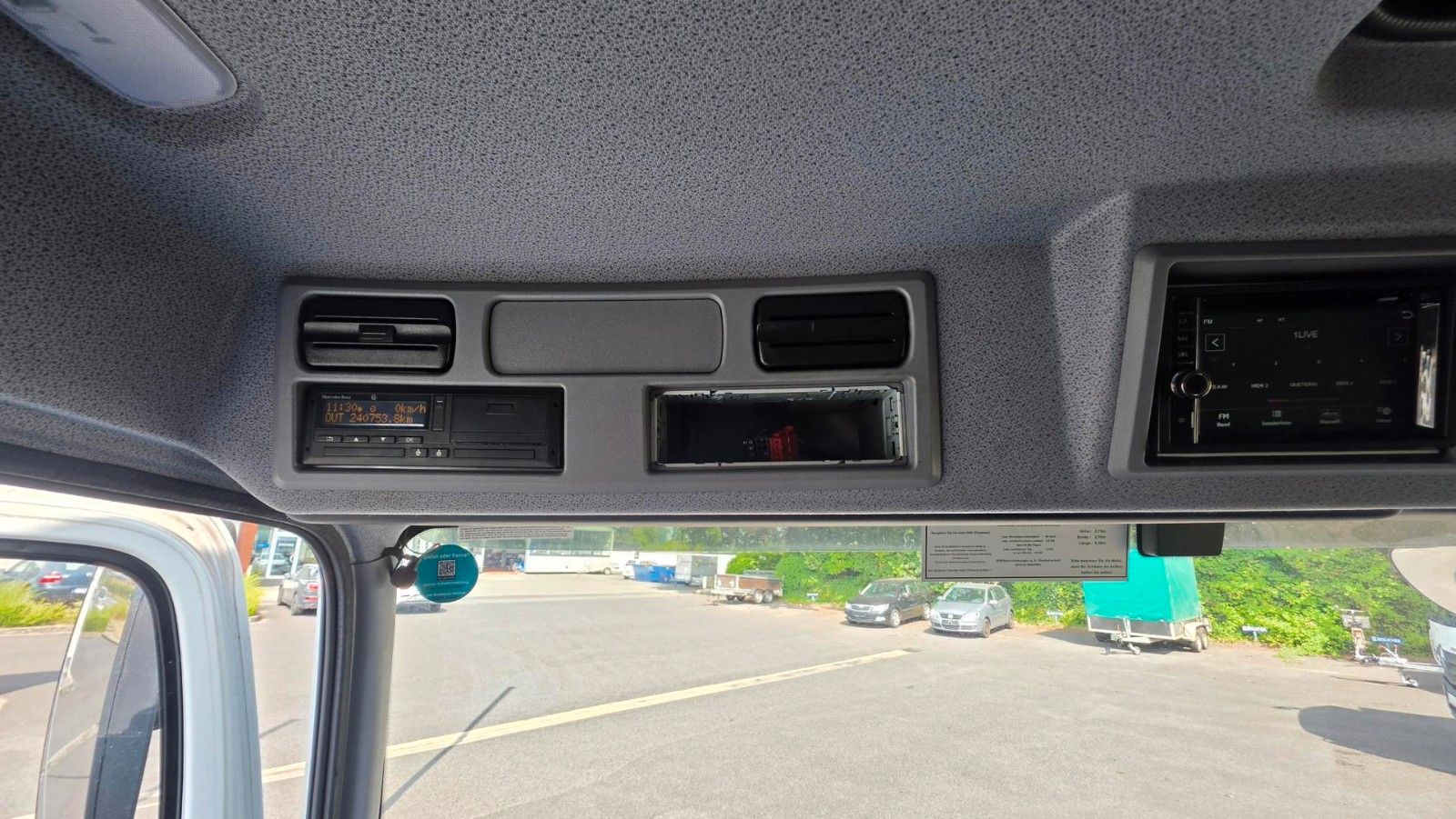 Fahrzeugabbildung Mercedes-Benz Atego 818 L Koffer LBW