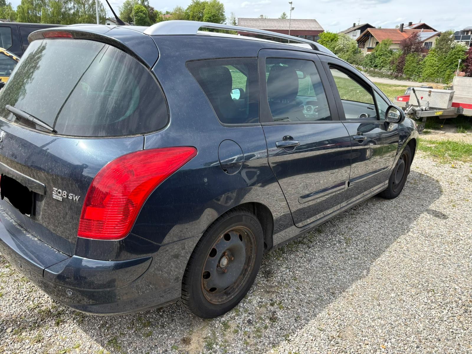 Peugeot 308 2013 — engine 1.560 cm³, 111 HP (82kW)