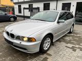 BMW 520 - BMW 520 aus 2001: Kombi