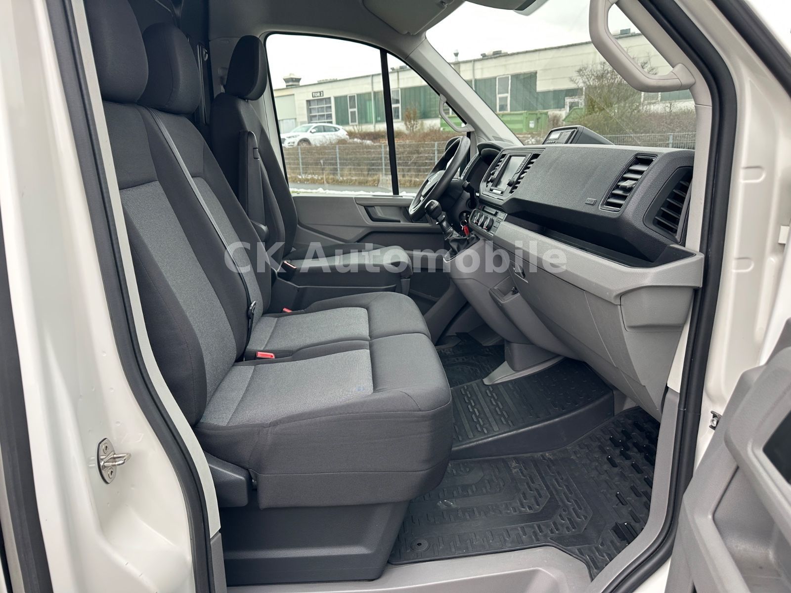 Fahrzeugabbildung Volkswagen Crafter Kasten 35 FWD 2.0TDI/Klima/Navi/SHZ/AHK