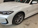 BMW 330 Baureihe 3 Lim. 330 e xDrive M Sport - BMW: Li