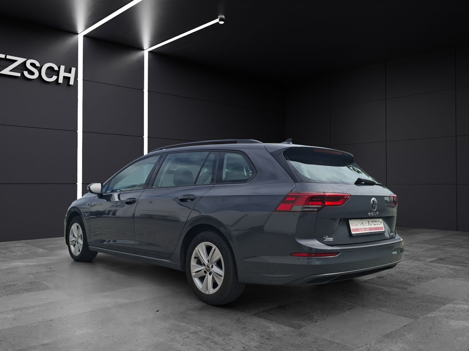 Fahrzeugabbildung Volkswagen Golf VIII Variant eTSI Life DSG LED+ Navi STHZ A