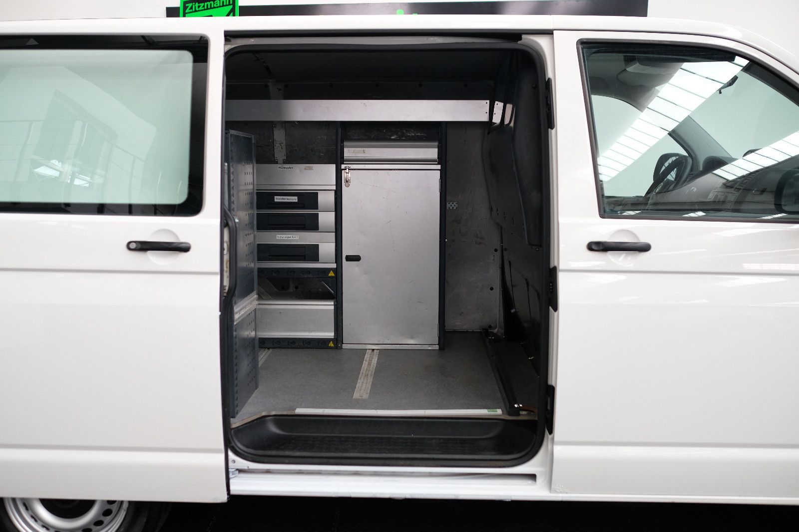 Fahrzeugabbildung Volkswagen T5 Transporter Kasten 4Motion AHK Standheizung