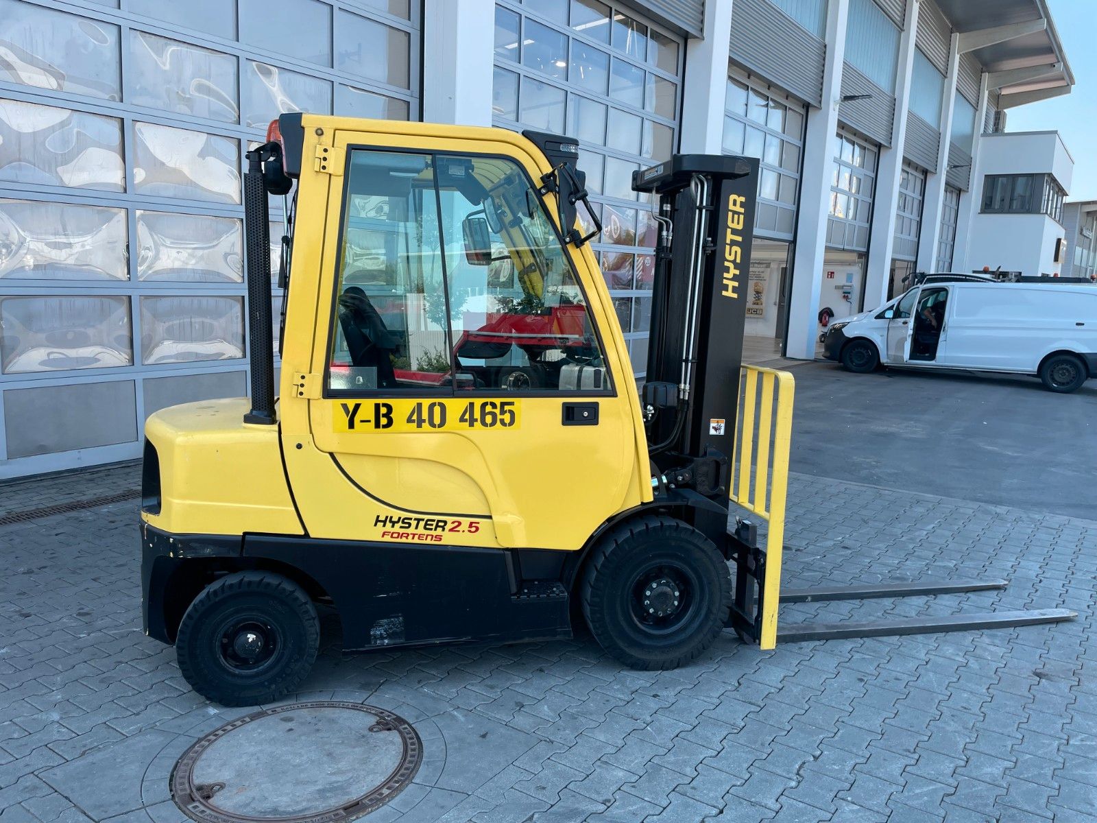 Fahrzeugabbildung Hyster H2.5FT / Duplex 3,3m / nur 948h / Waage